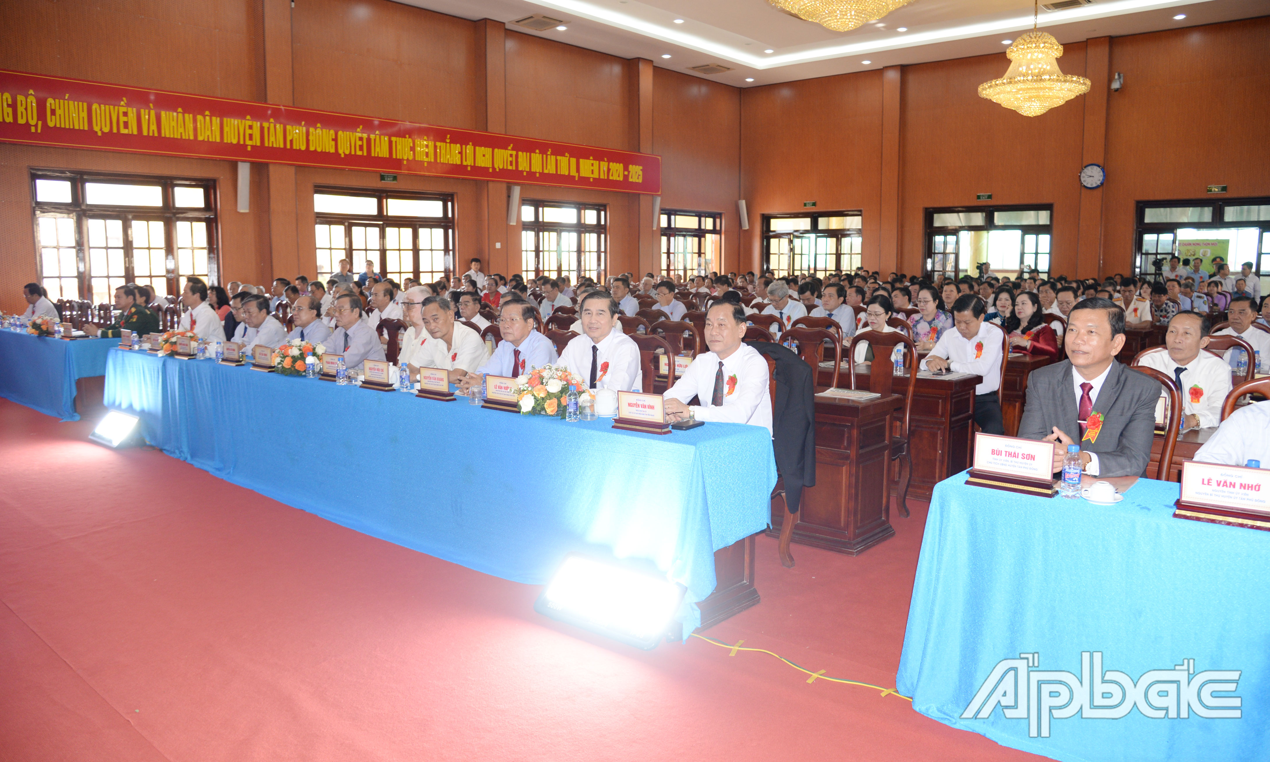 Các đại biểu tham dự Lễ công bố.