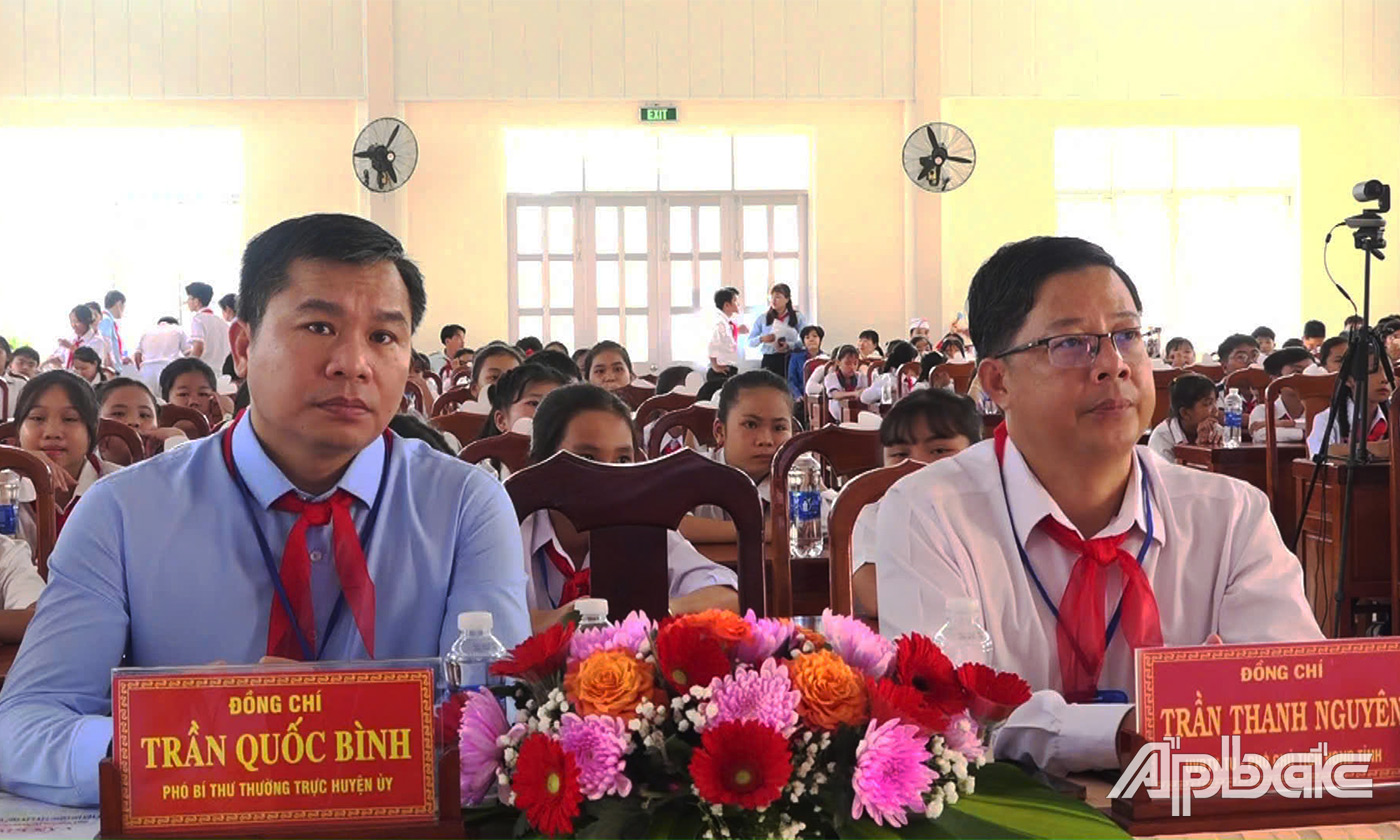 Lãnh đạo tỉnh, huyện tham dự Đại hội