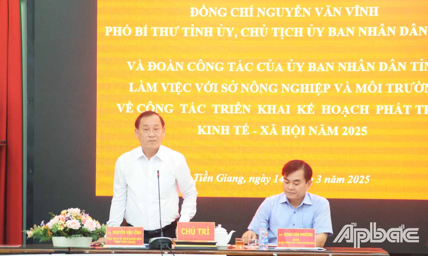Đồng chí Nguyễn Văn Vĩnh phát biểu tại buổi làm việc.
