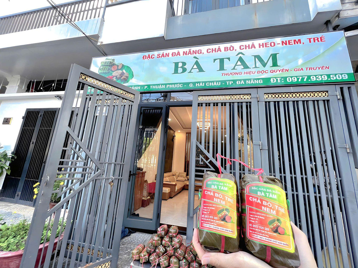 Cửa hàng chả bò Bà Tâm Đà Nẵng.