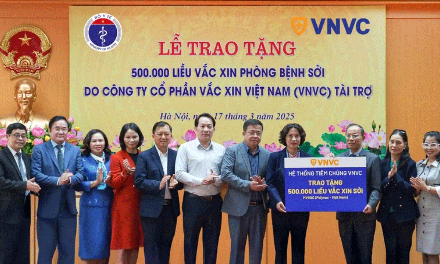 Bộ Y tế tiếp nhận 500.000 liều vaccine sởi từ Công ty Cổ phần Vaccine Việt Nam (VNVC).