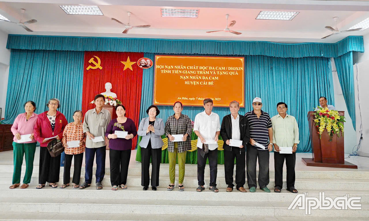Các cấp Hội NNCĐDC tỉnh Tiền Giang luôn quan tâm thăm hỏi, tặng quà, động viên NNCĐDC.
