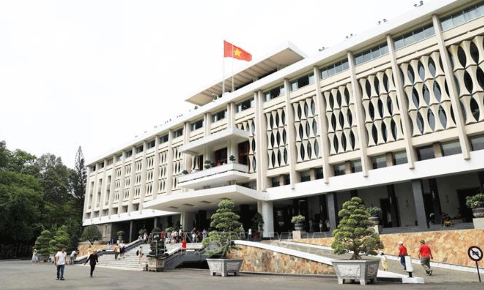 Dinh Độc Lập, di tích quốc gia đặc biệt, nơi ghi dấu thắng lợi hoàn toàn cuộc kháng chiến chống Mỹ cứu nước, giải phóng miền Nam, thống nhất đất nước. Ảnh minh họa: Hồng Đạt/TTXVN