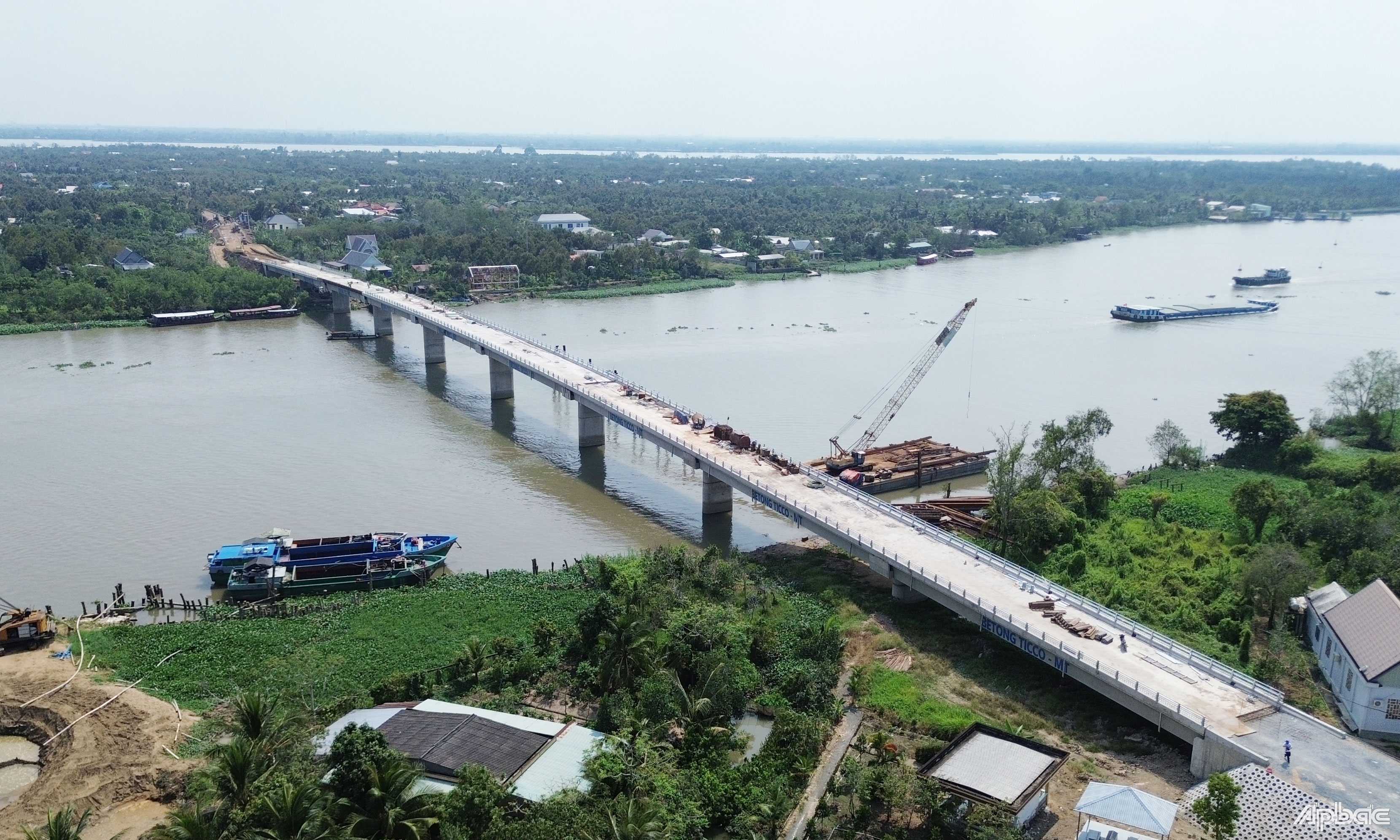 Cầu Tân Phong nhìn từ trên cao.