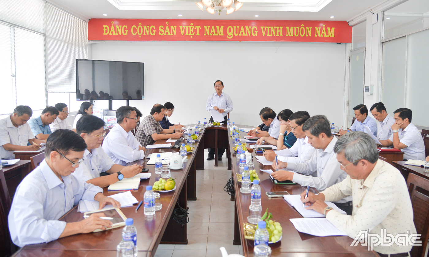 Quang cảnh buổi làm việc.
