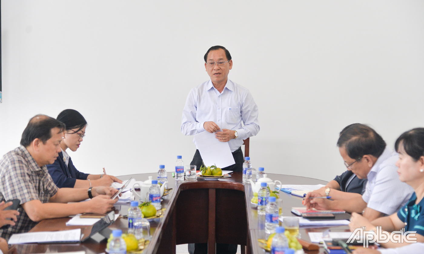 Đồng chí Nguyễn Văn Vĩnh phát biểu tại buổi làm việc.
