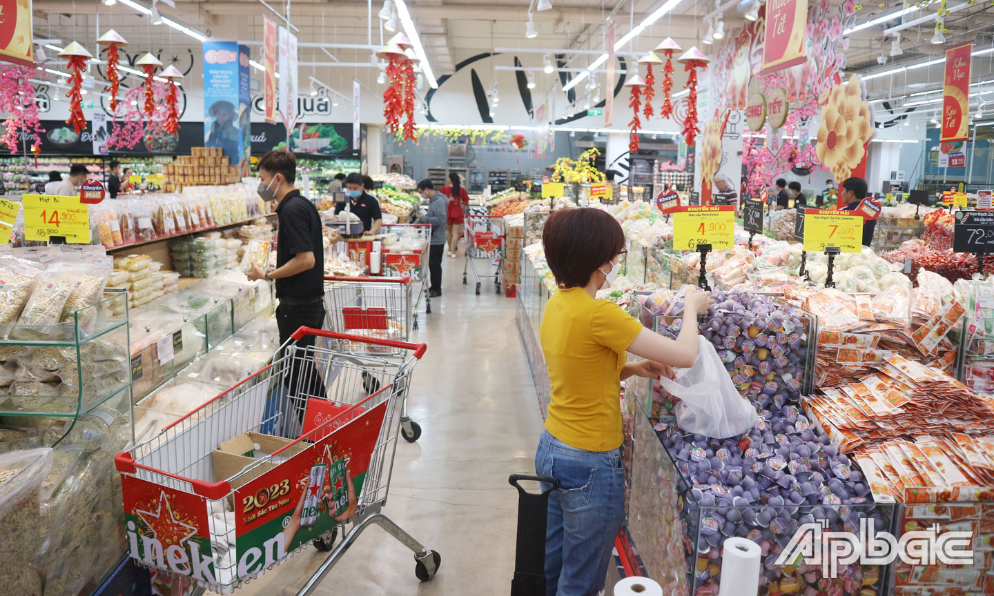 Khách hàng mua sắm tại GO! Mỹ Tho.