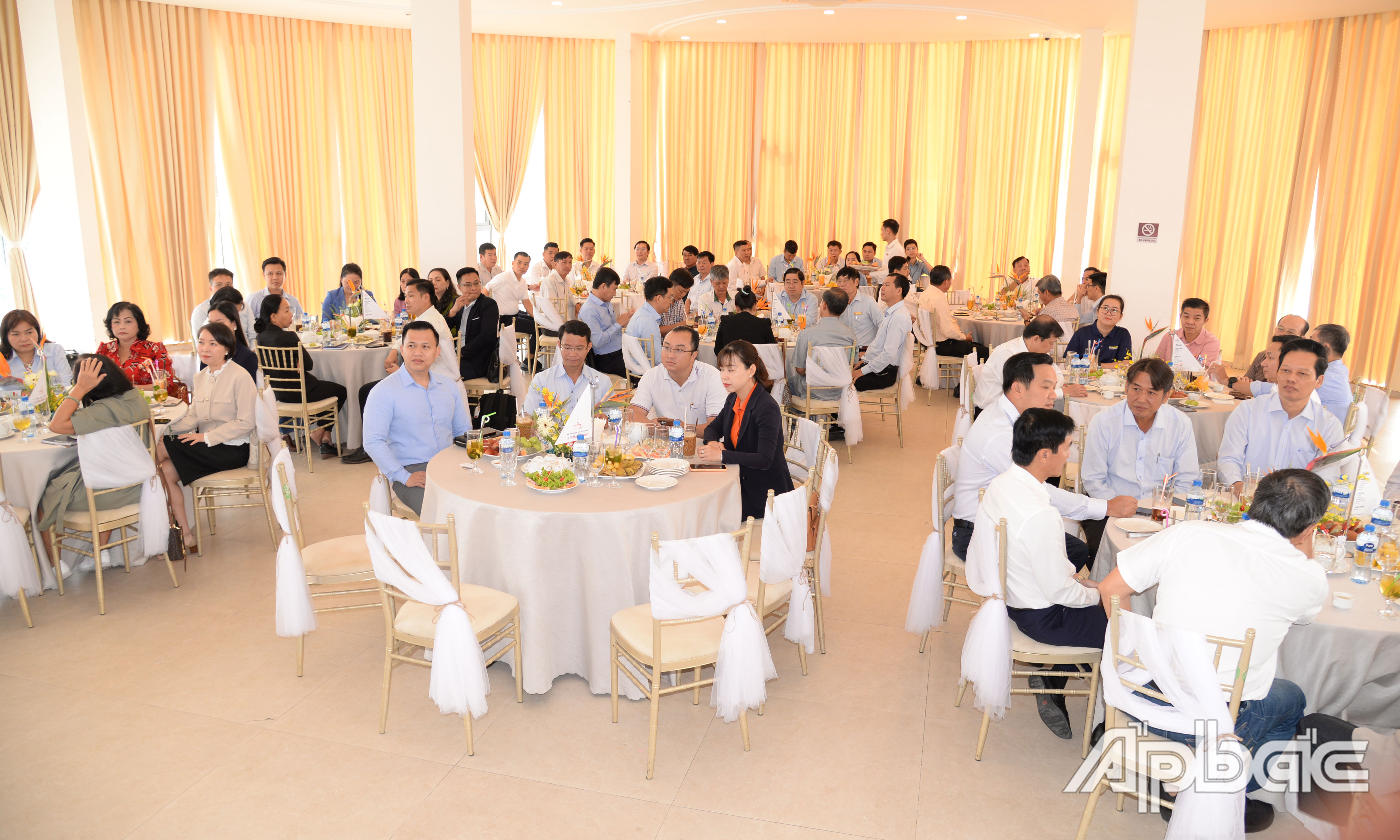 Quang cảnh buổi Cà phê doanh nhân.