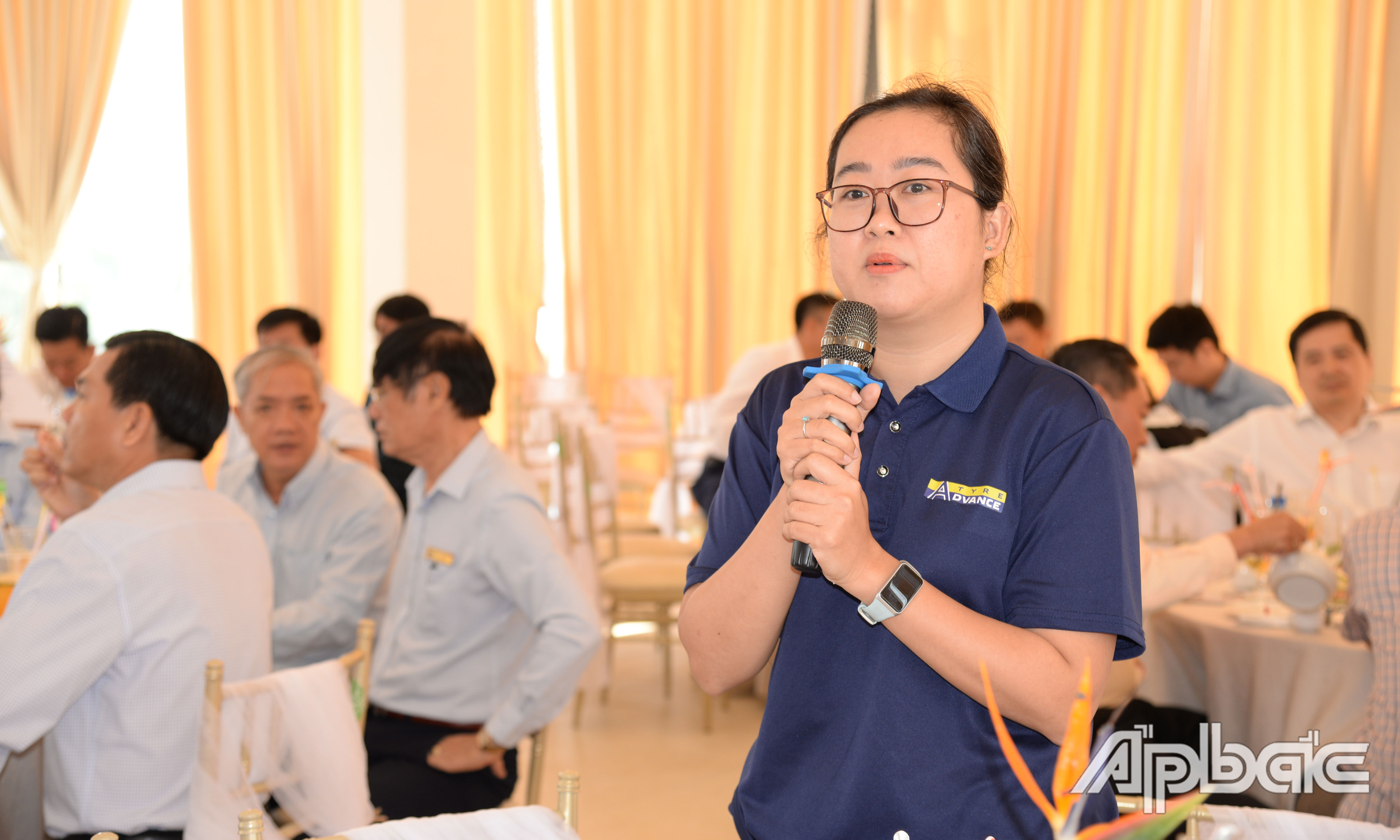 Các DN phát biểu ý kiến tại buổi Cà phê doanh nhân.