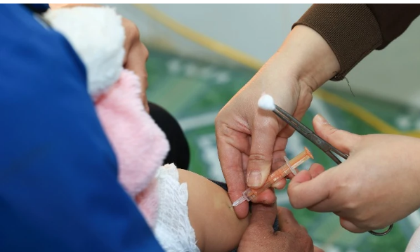 Tiêm vaccine là cách phòng bệnh chủ động. (Ảnh: H.T)