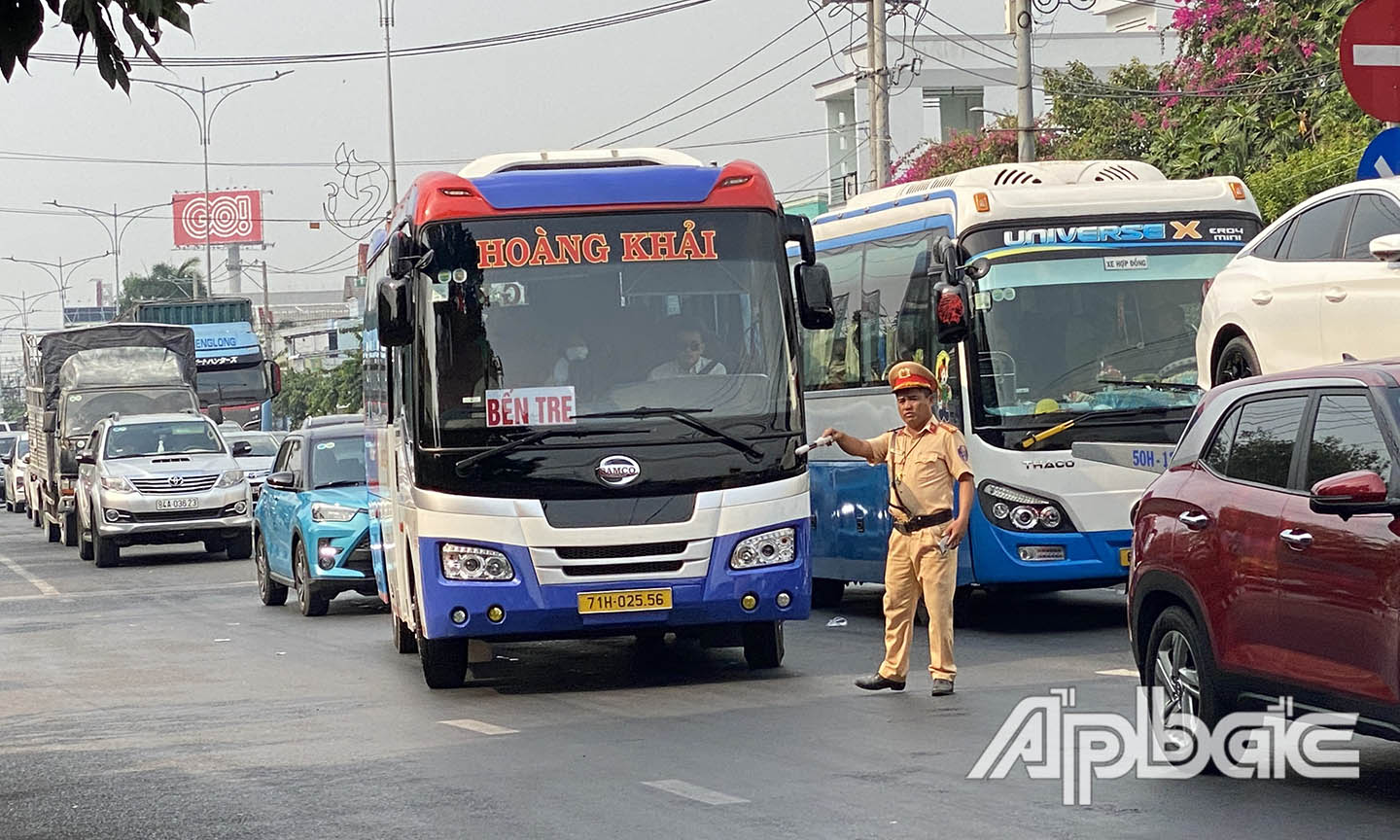 Các xe vi phạm.