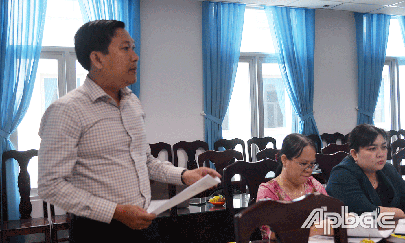 Đại biểu phát biểu ý kiến.