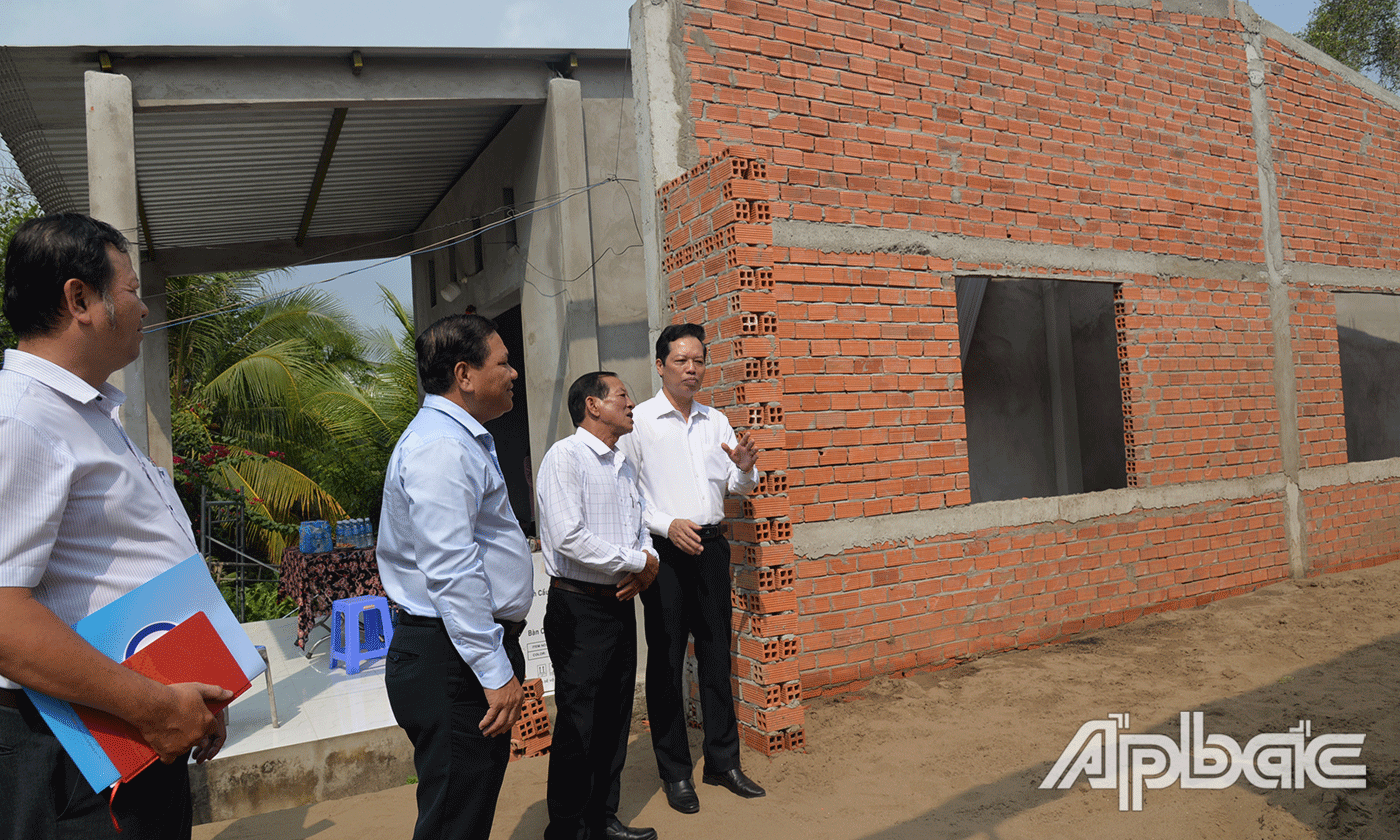 Đoàn kiểm tra công tác xoá nhà tạm, nhà dột nát trên địa bàn huyện Cai Lậy