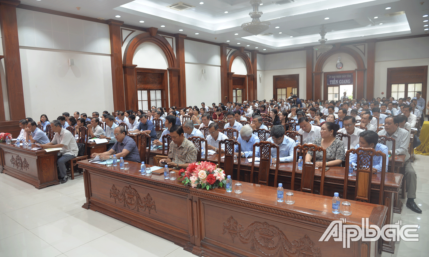 Đại biểu tham dự hội nghị.