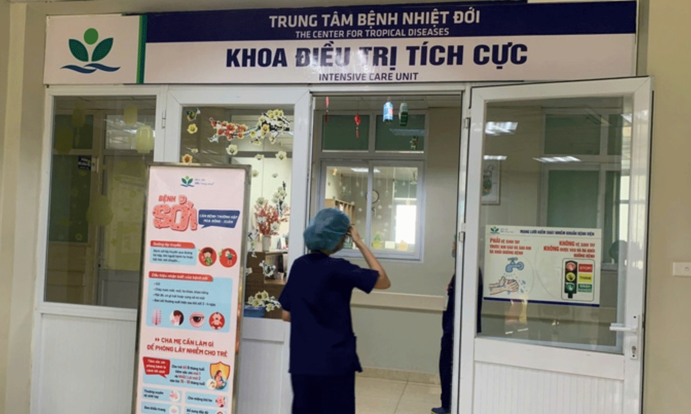 Tăng cường phân luồng, thu dung, điều trị và kiểm soát lây nhiễm sởi trong các cơ sở y tế - Ảnh: VGP/HM