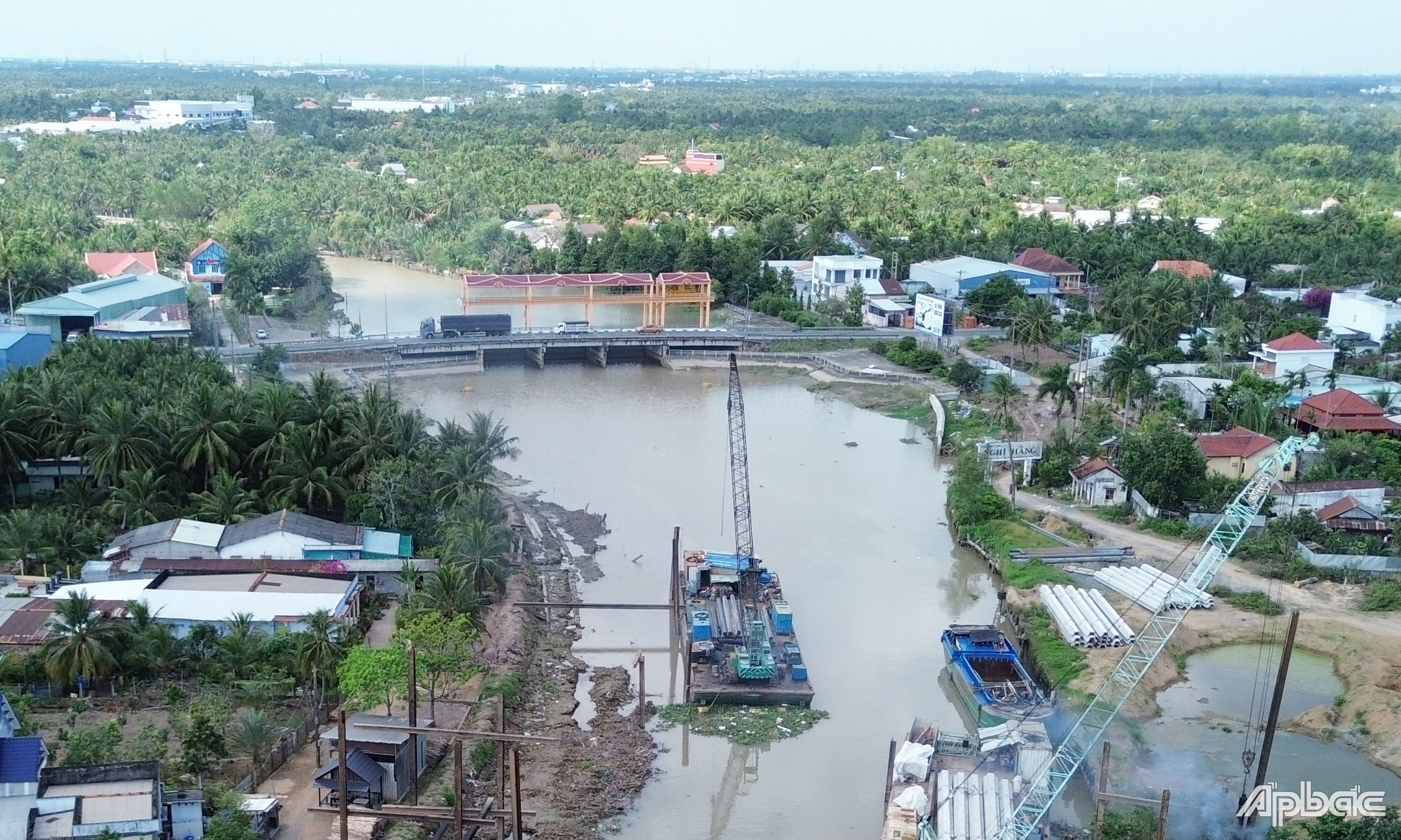 Cống Bảo Định hiện đóng để ngăn mặn.