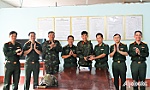 2 Đại úy quân nhân chuyên nghiệp nhặt được của rơi, trả lại người đánh mất