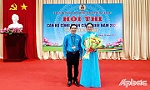 Cô Bùi Mộng Mỹ Uyên: Người 