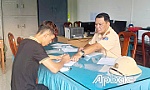 Tịch thu phương tiện đối với người vừa điều khiển xe máy vừa nghe điện thoại