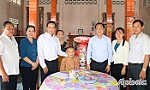 Chủ tịch UBND tỉnh Tiền Giang Nguyễn Văn Vĩnh thăm, tặng quà gia đình chính sách tại huyện Chợ Gạo