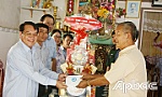 Phó Chủ tịch UBND tỉnh Tiền Giang Phạm Văn Trọng thăm, tặng quà gia đình chính sách tại huyện Cai Lậy