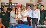 Đồng chí Nguyễn Chí Trung thăm, tặng quà gia đình chính sách TP. Gò Công