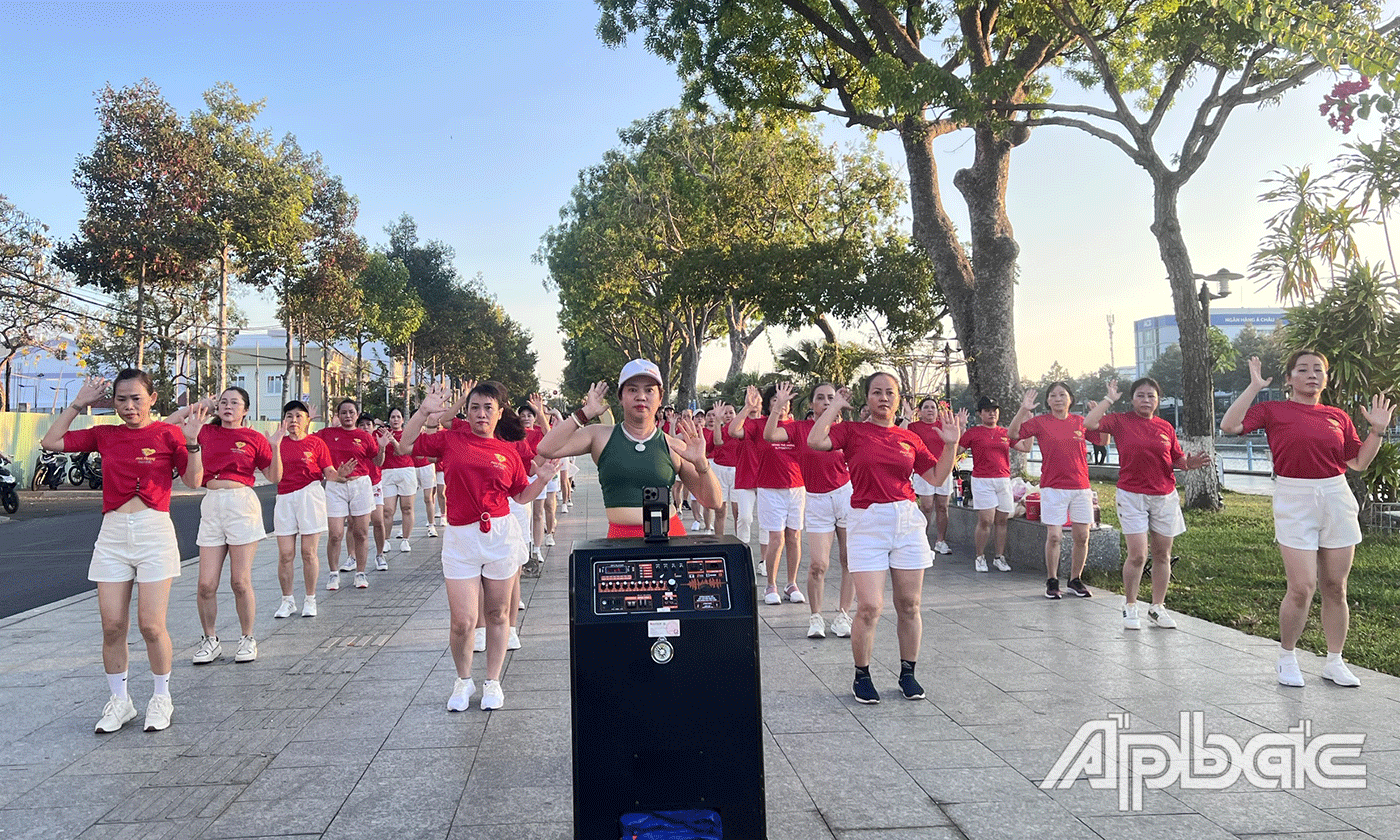 Khỏe và đẹp cùng Aerobic