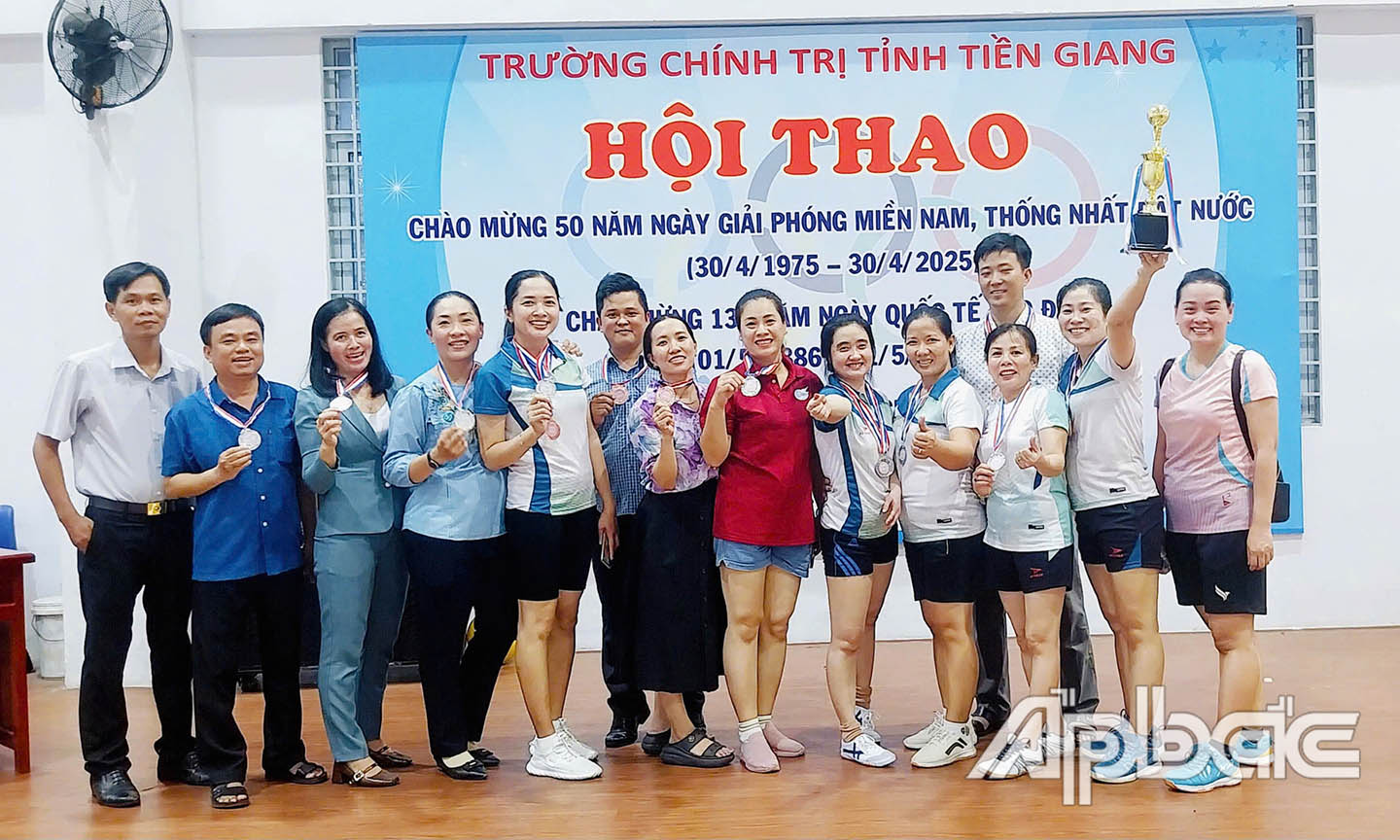 Sôi nổi hội thao chào mừng các ngày lễ lớn