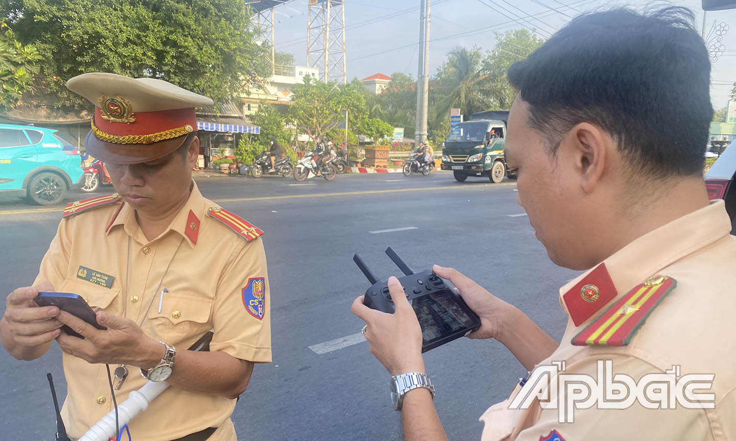 Tiền Giang: Cảnh sát giao thông đưa flycam vào điều tiết giao thông