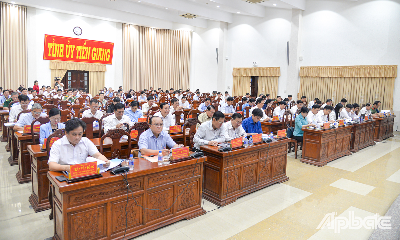 Đại biểu dự hội nghị.