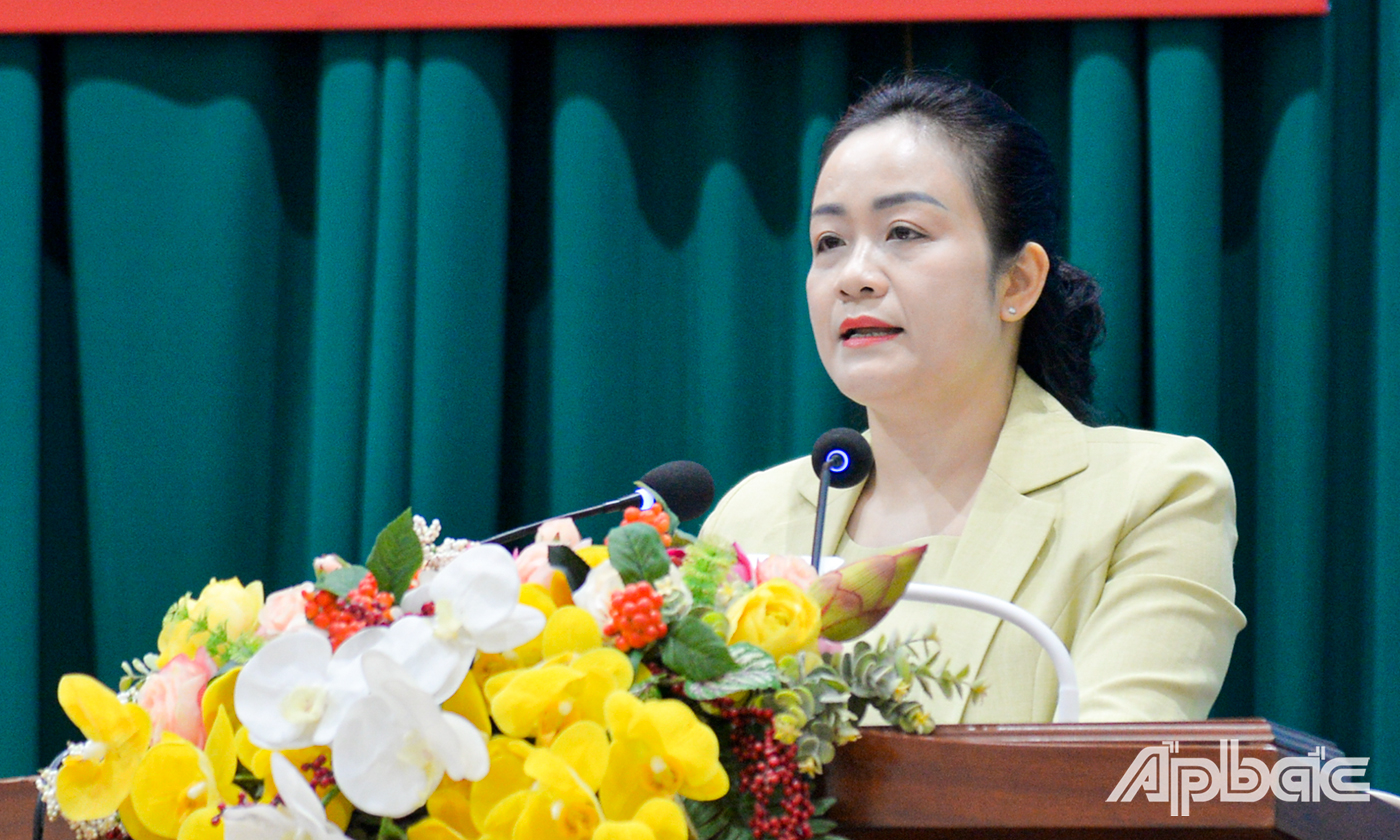 Đồng chí Nguyễn Hải Trâm gợi ý những nội dung trọng tâm đại biểu cần tập trung thảo luận tại hội nghị.