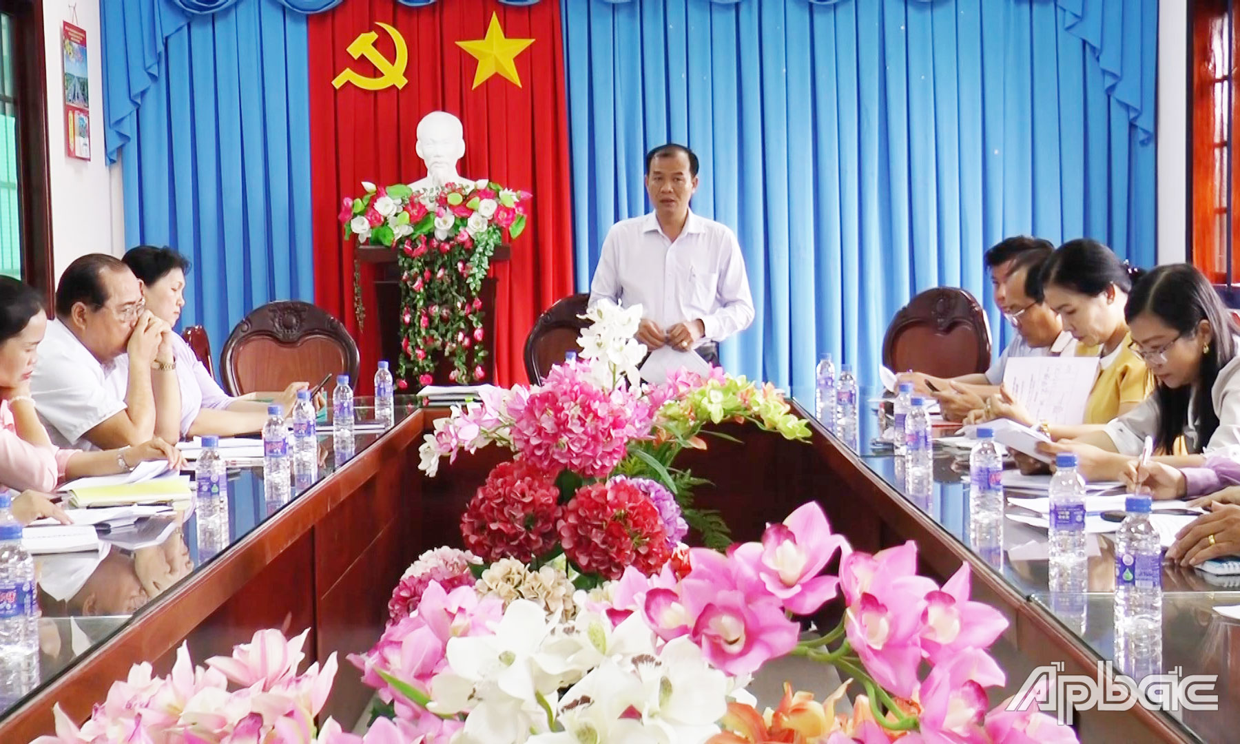 Đồng chí Nguyễn Đức Tân phát biểu chỉ đạo cuộc họp. 