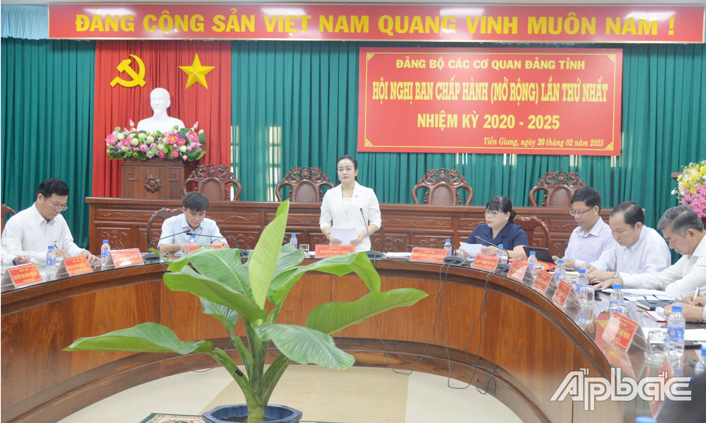 Đảng bộ Các cơ quan Đảng tỉnh tiến hành họp Hội nghị Ban Chấp hành lần thứ nhất, nhiệm kỳ 2020 - 2025  sau khi họp nhất.                                                                                                                                                                                                  Ảnh: PHƯƠNG MAI