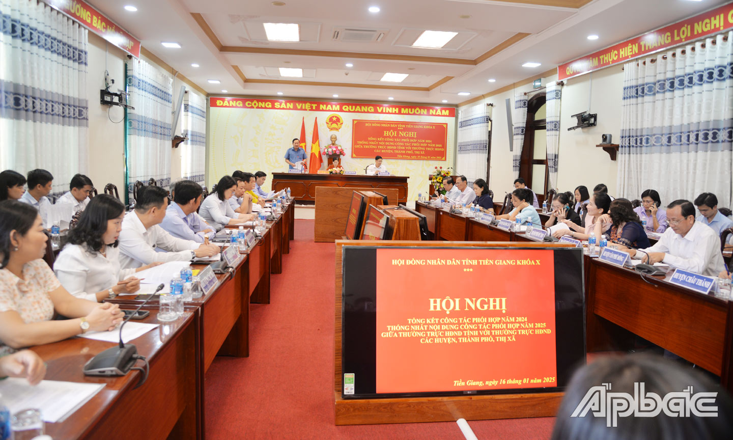 Thời gian qua, HĐND tỉnh, huyện tăng cường thông tin, hướng dẫn, chia sẻ kinh nghiệm bằng nhiều hình thức đa dạng, từ đó  nâng chất hoạt động của HĐND các cấp.