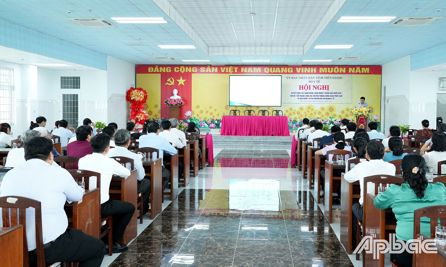 Quang cảnh hội nghị.