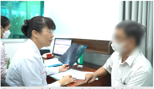 Các mức phụ cấp trực, phụ cấp phẫu thuật, thủ thuật, phụ cấp chống dịch và mức hỗ trợ tiền ăn đối với công chức, viên chức, người lao động trong các cơ sở y tế công lập là quá thấp. ( ảnh minh hoạ)