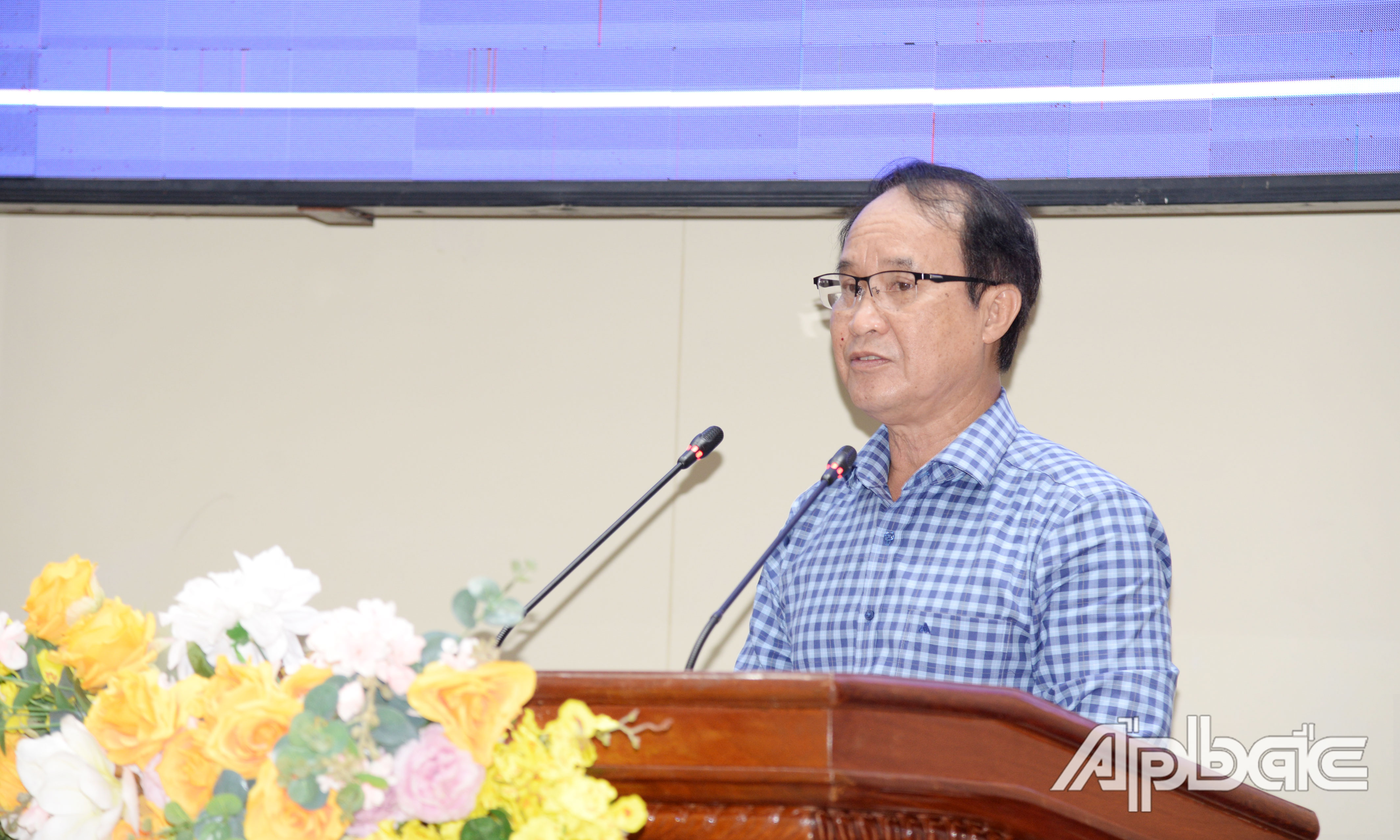Lãnh đạo các sở, ngành phát biểu tại hội nghị.