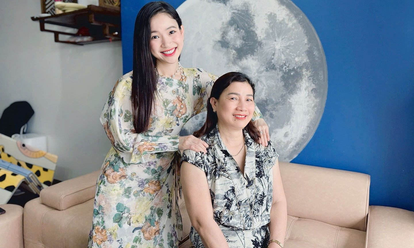 Mẹ của An giảm hẳn đau khớp chân sau khi tập những bài thể dục nhẹ nhàng, vừa sức.