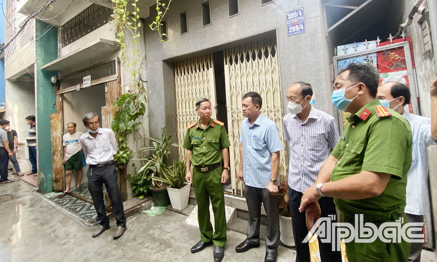 Giám đốc Công an tỉnh Tiền Giang Nguyễn Văn Nhựt trực tiếp chỉ đạo hiện trường vụ cháy.