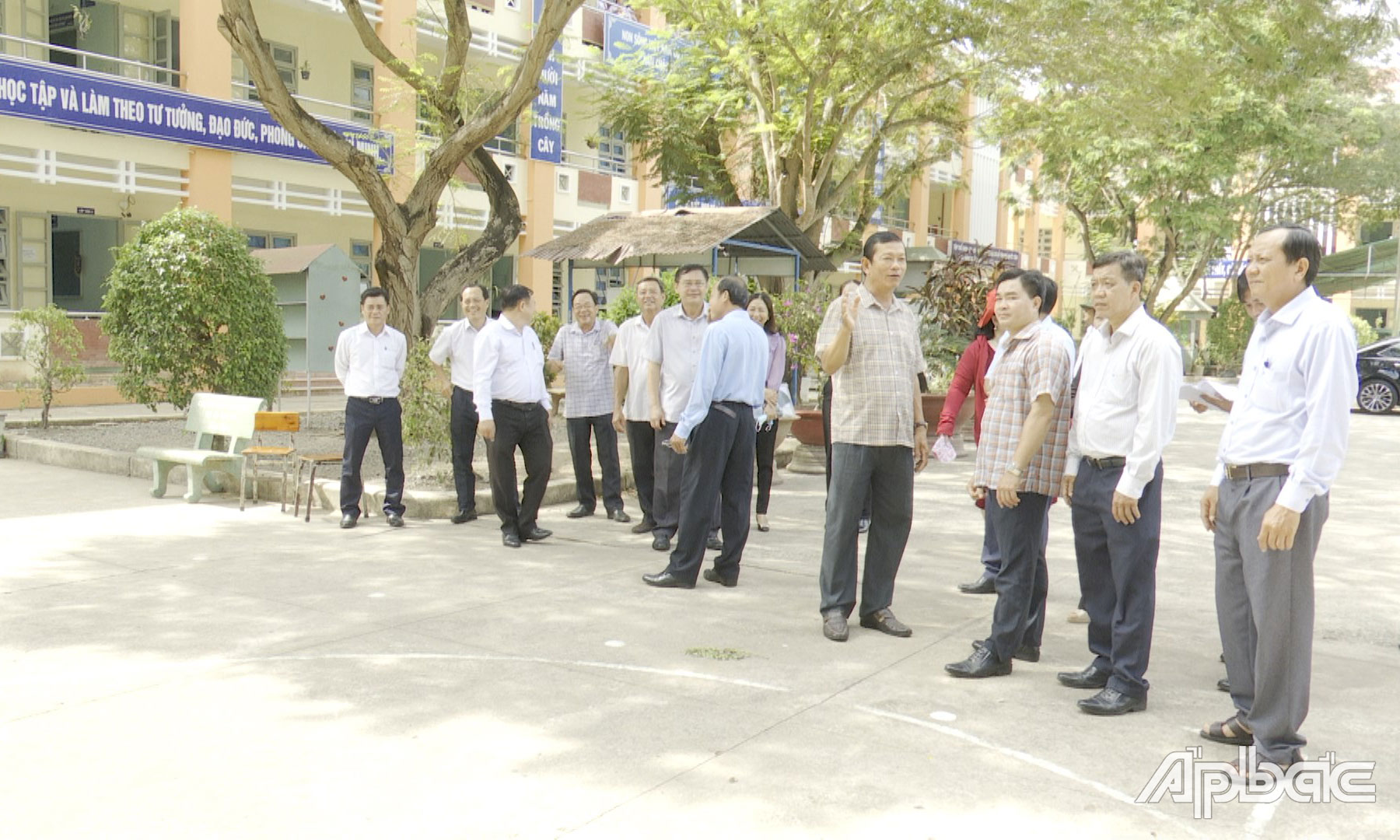 Đoàn Giám sát khảo sát các công trình, dự án trên địa bàn huyện Tân Phú Đông.
