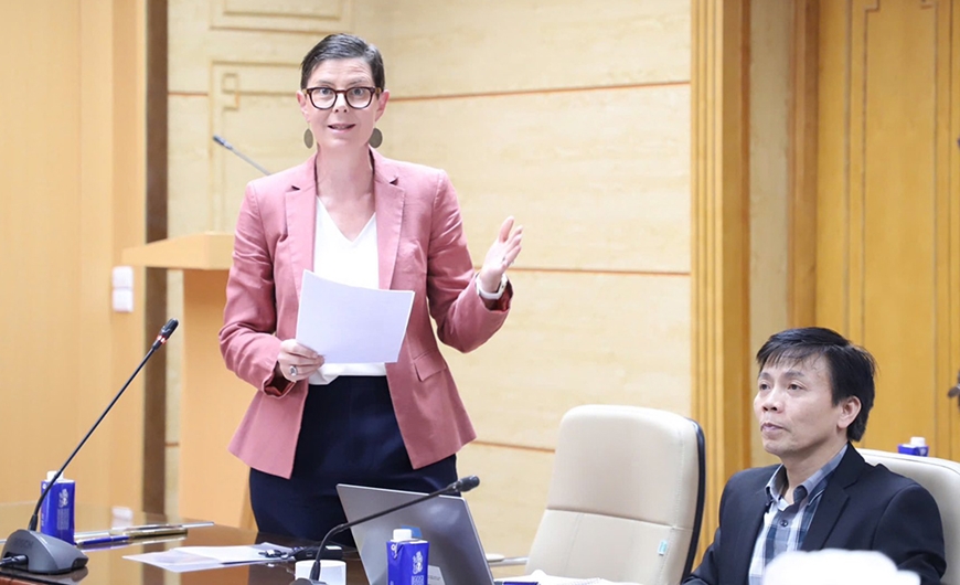 TS Angela Pratt, Trưởng đại diện Tổ chức Y tế thế giới tại Việt Nam phát biểu tại hội nghị.