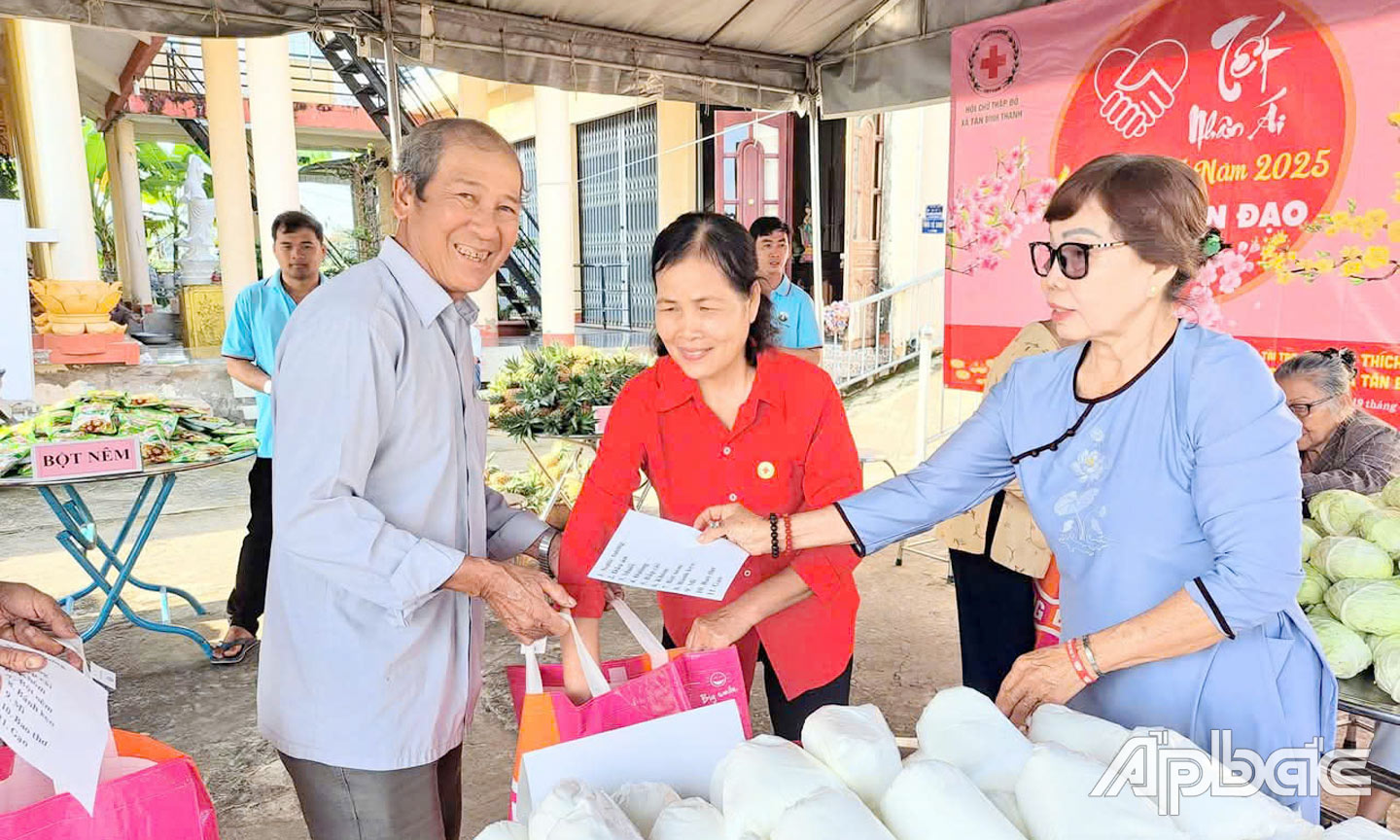 “Phiên chợ 0 đồng” được thực hiện hiệu quả và thiết thực. 