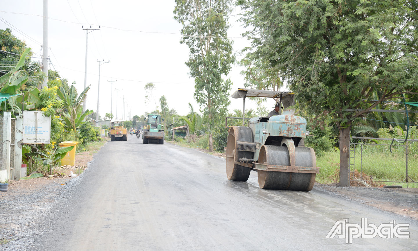Nguồn cung vật liệu xây dựng khan hiếm gây khó khăn cho các nhà thầu.