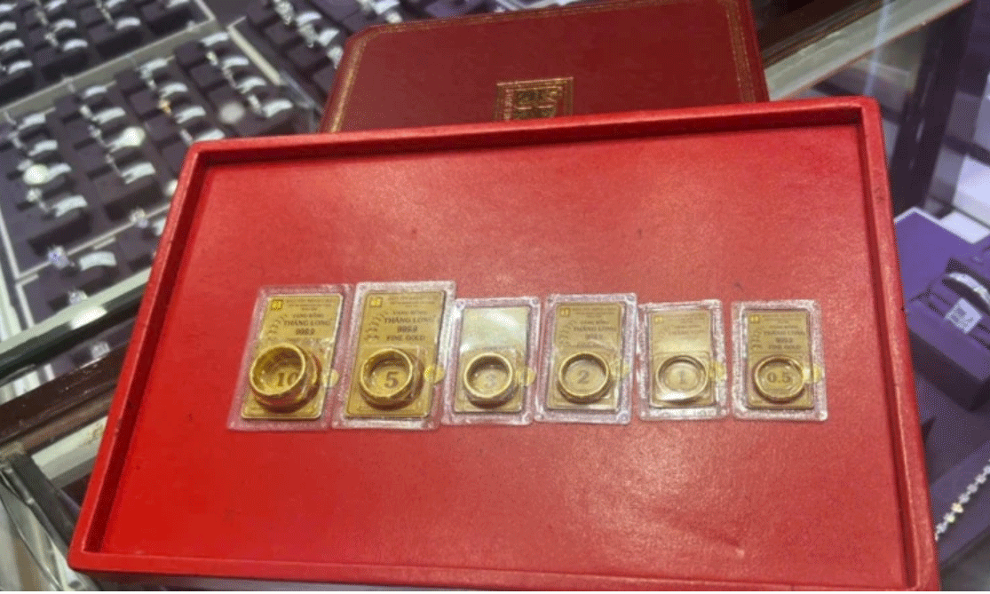 Nhà đầu tư nhỏ lẻ cần cẩn trọng khi đầu tư vàng (Ảnh: QUỲNH TRANG)