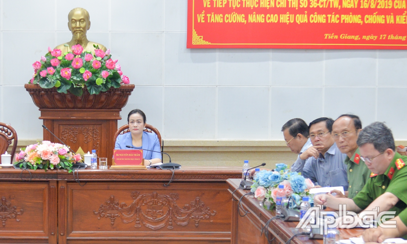Đồng chí Nguyễn Hải Trâm, Phó Bí thư Thường trực Tỉnh ủy dự tại điểm cầu Tiền Giang.