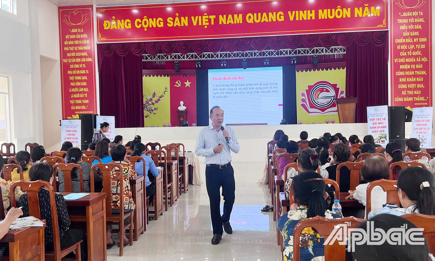 Quang cảnh buổi truyền thông.