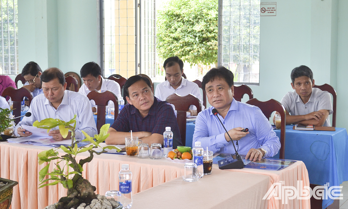 Đồng chí Trần Văn Dũng và đoàn khảo sát đến kiểm tra trụ sở cơ quan, đơn vị hành chính và làm việc với huyện Gò Công tây.
