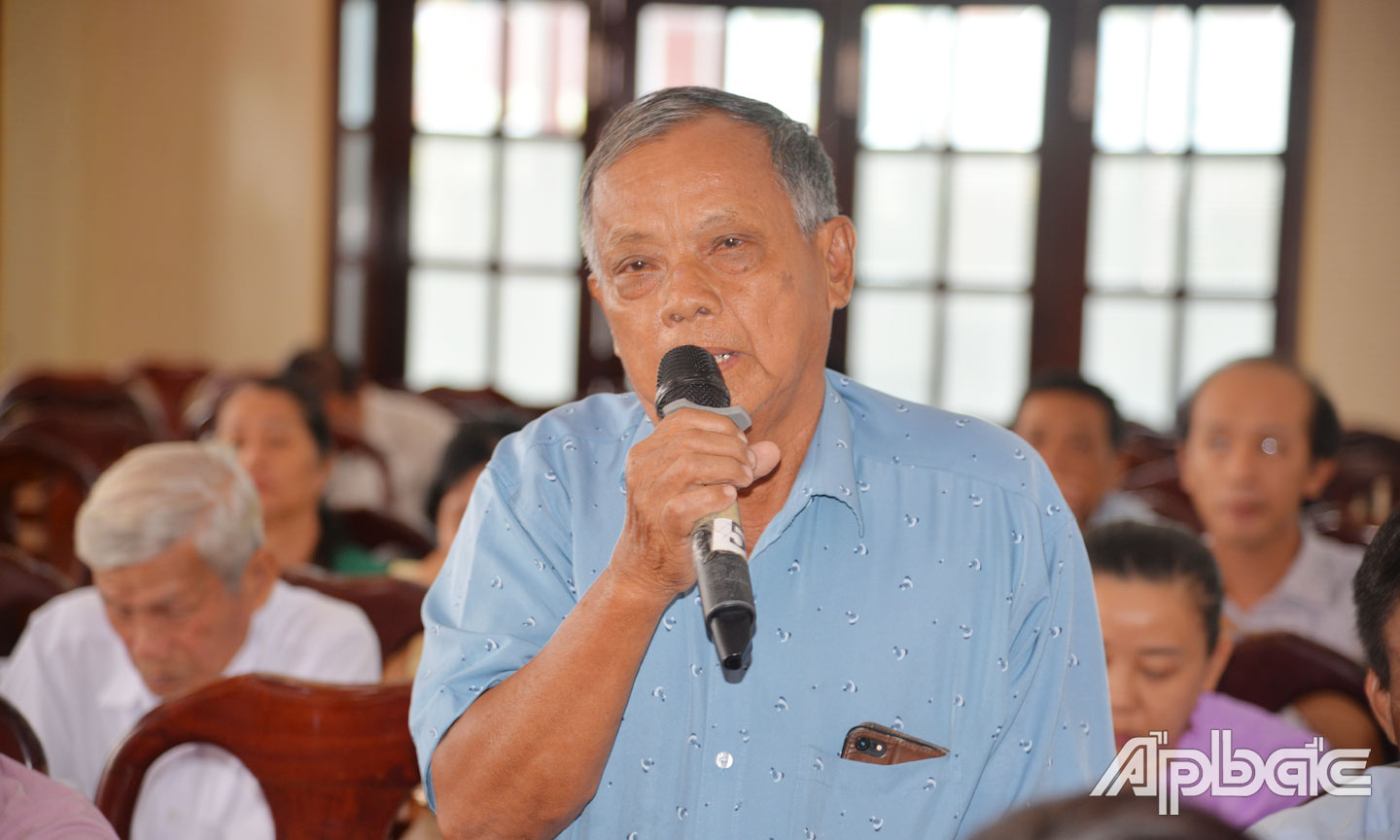 Cử tri huyện Cai Lậy phát biểu.