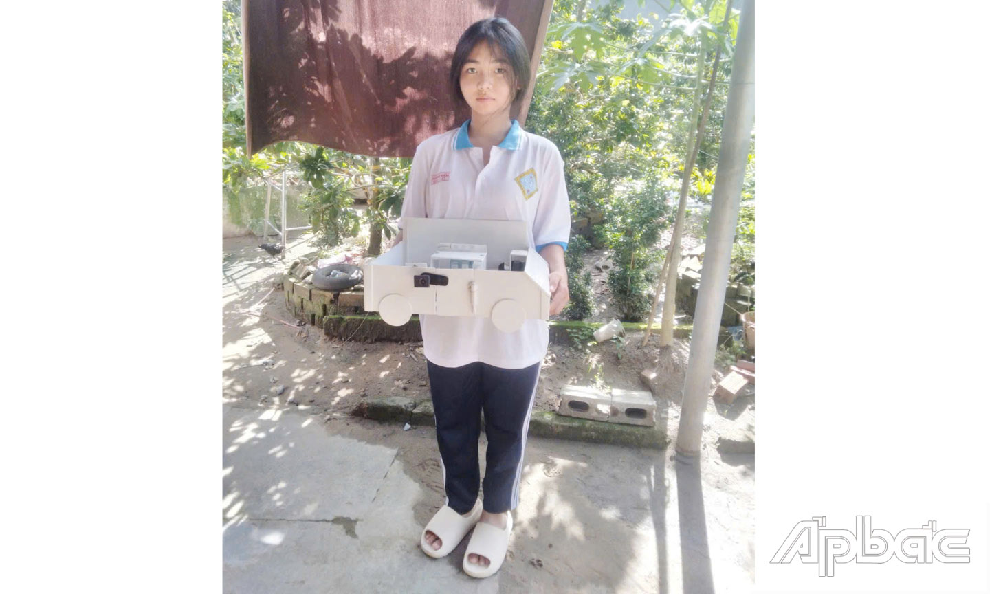 Thanh Xuân và mô hình tham dự cuộc thi.