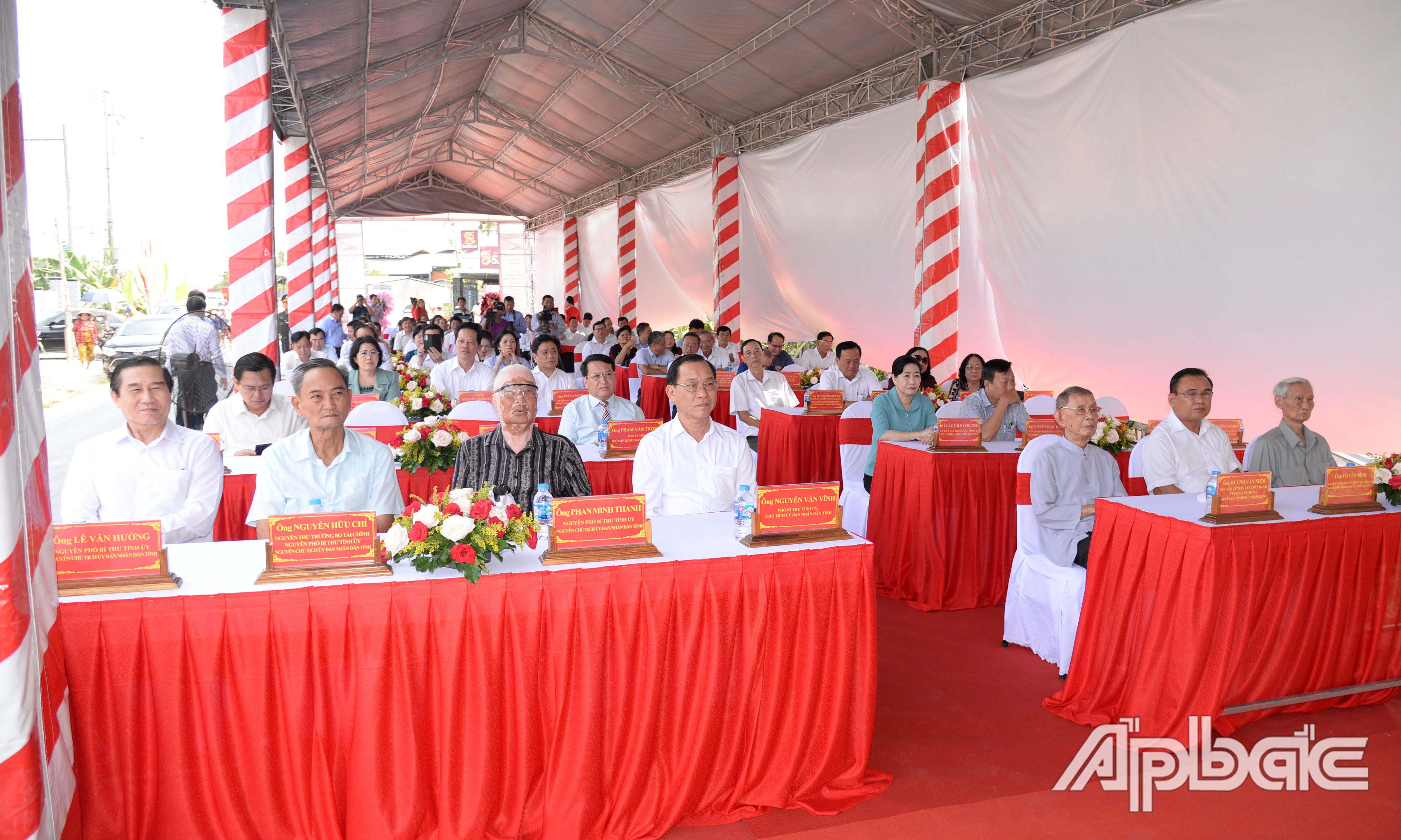 Quang cảnh Lễ thông xe.